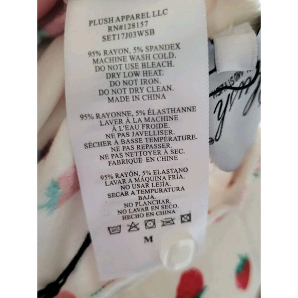 New Plush Apparel 2 Pc Pajama Set Strawberries Short Sleeve Long Oants Sz M - Picture 10 of 10